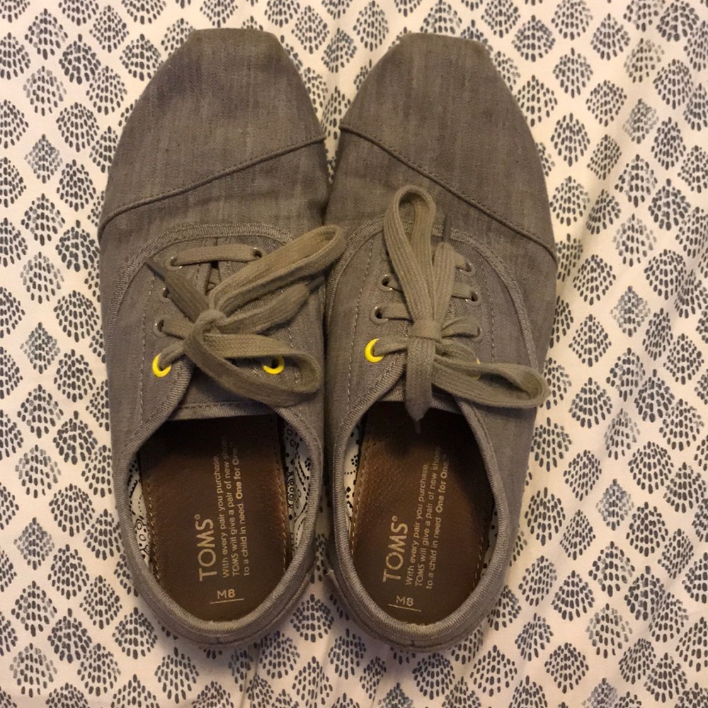 TOMS Men’s Gray Lace Up Sneakers
